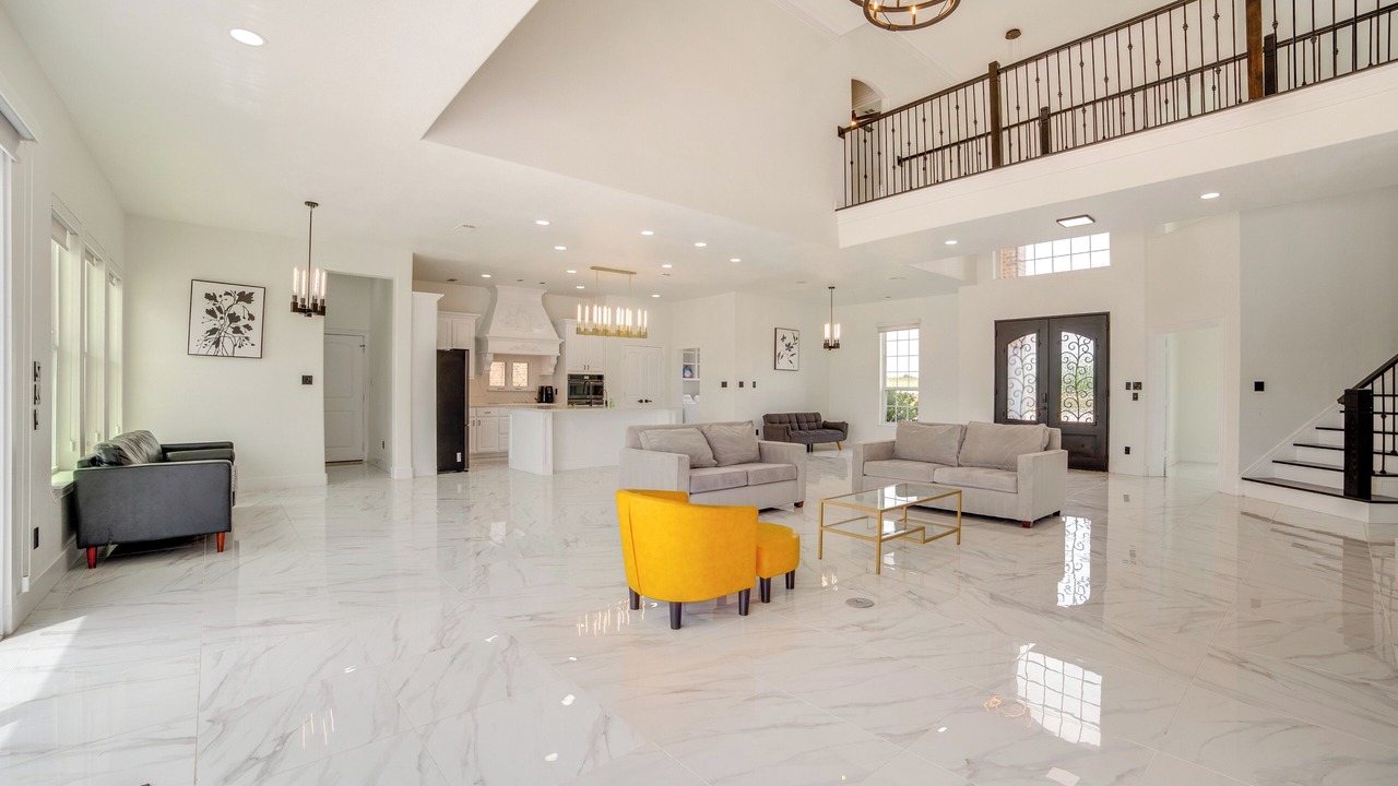 Photo of Livingroom in Weston