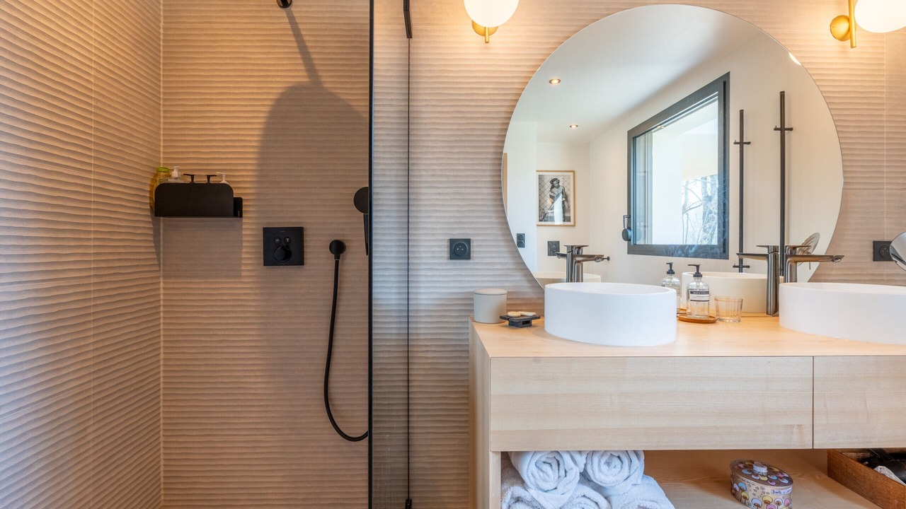 Photo of Bathroom in Menthon-Saint-Bernard