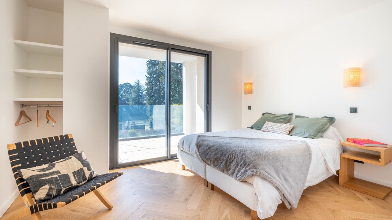 Photo of Patio Balcony in Menthon-Saint-Bernard