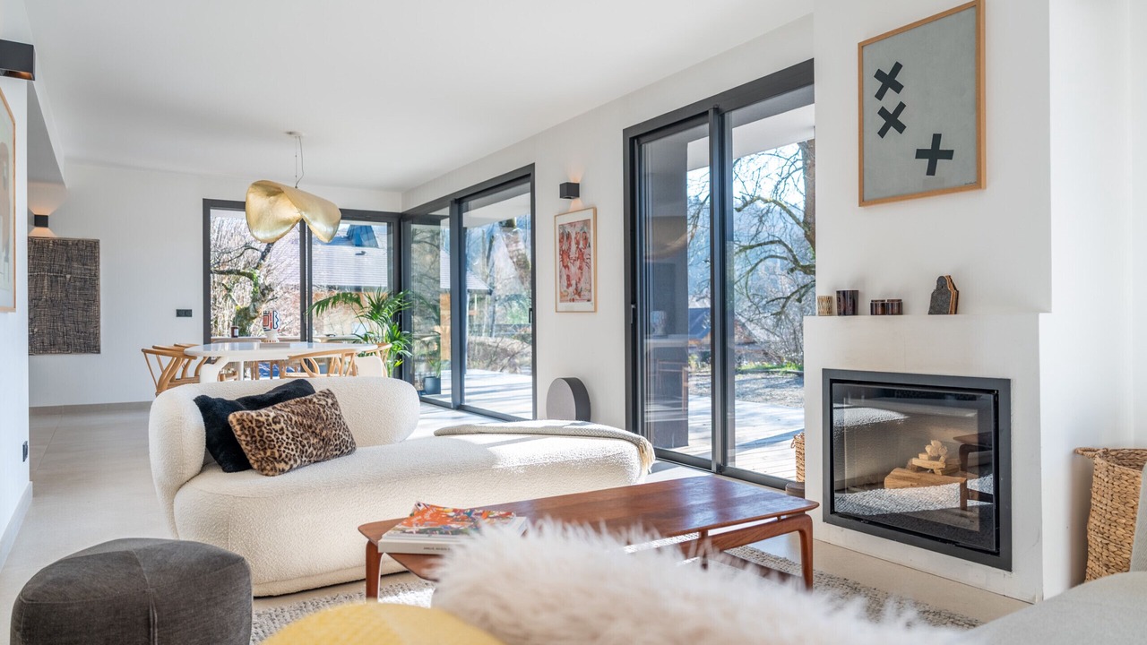 Photo of Livingroom in Menthon-Saint-Bernard