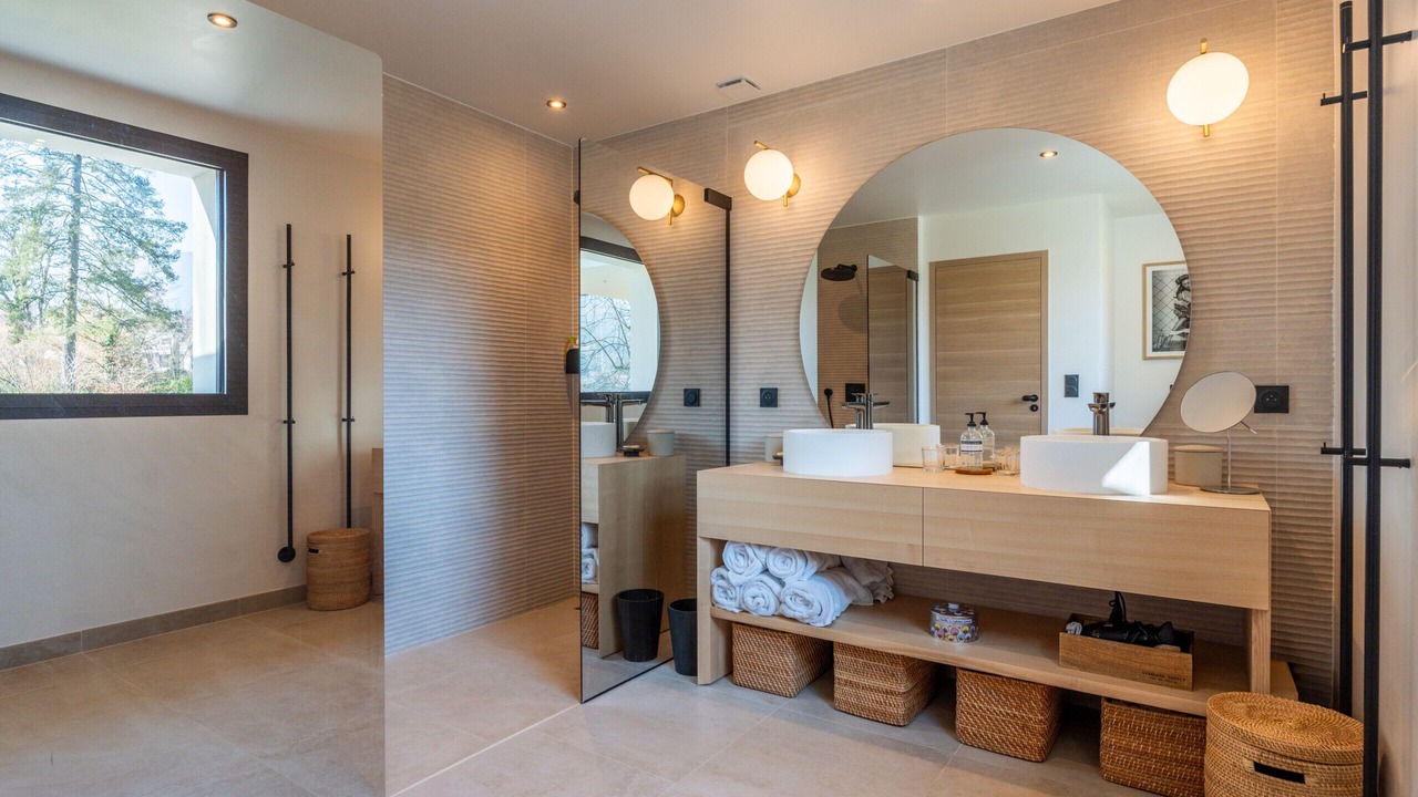 Photo of Bathroom in Menthon-Saint-Bernard