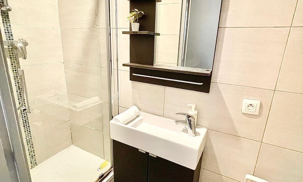 Photo of Bathroom in Villejuif
