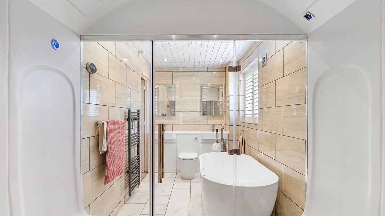 Photo of Others in Upper Dicker