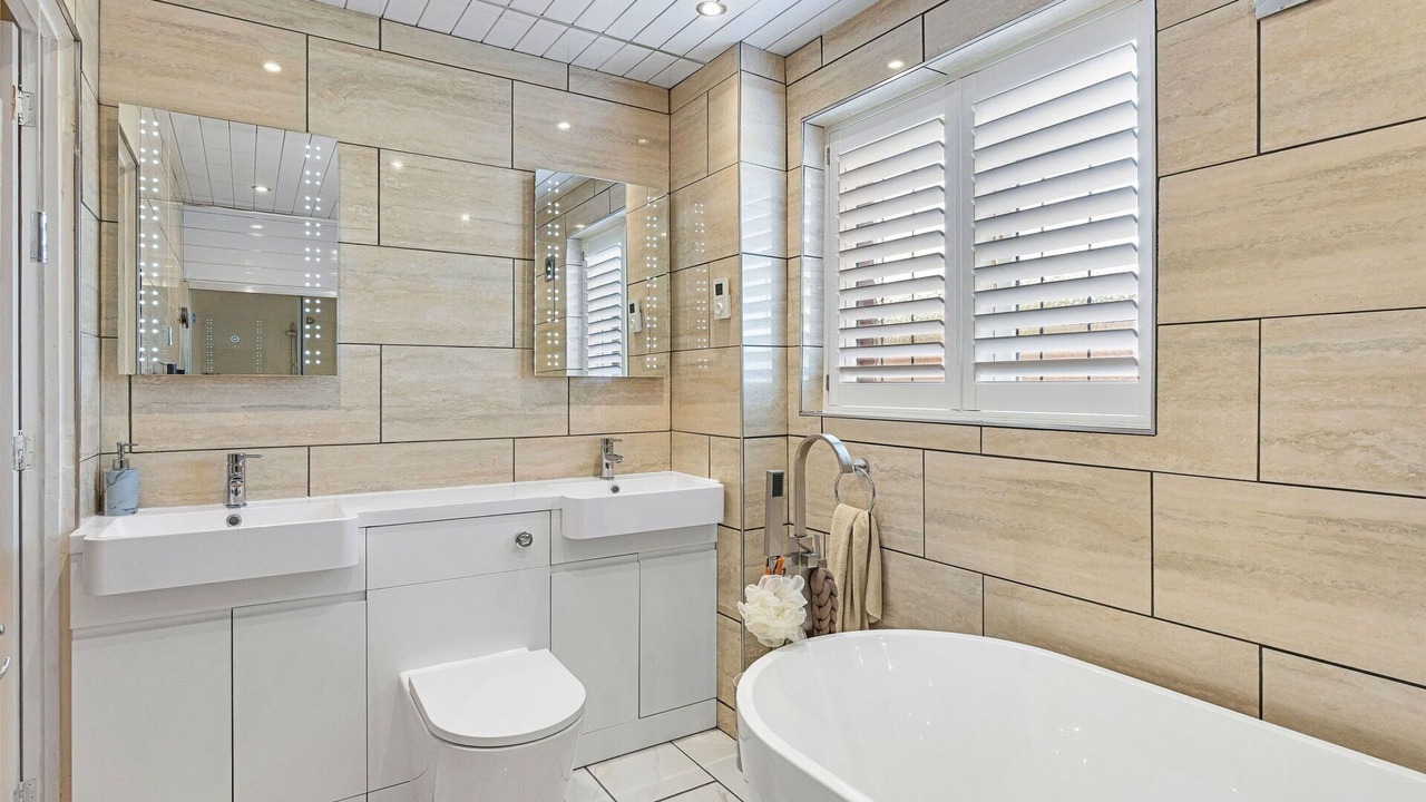 Photo of Others in Upper Dicker