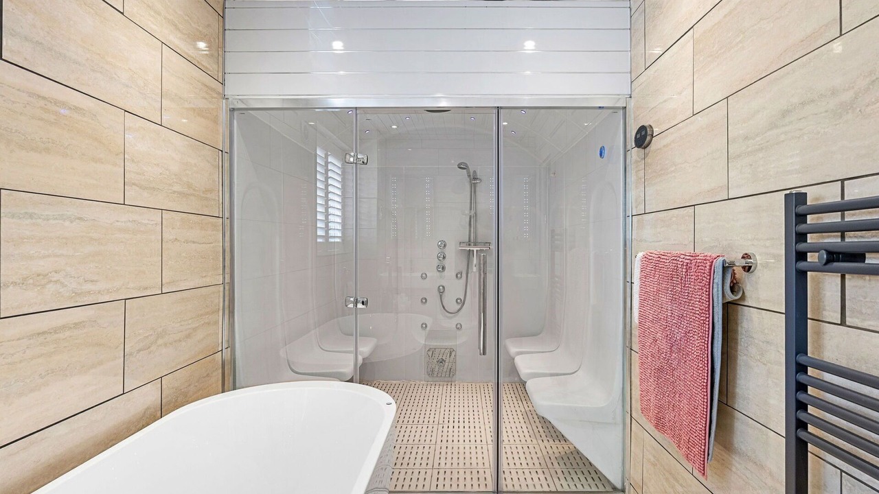 Photo of Others in Upper Dicker