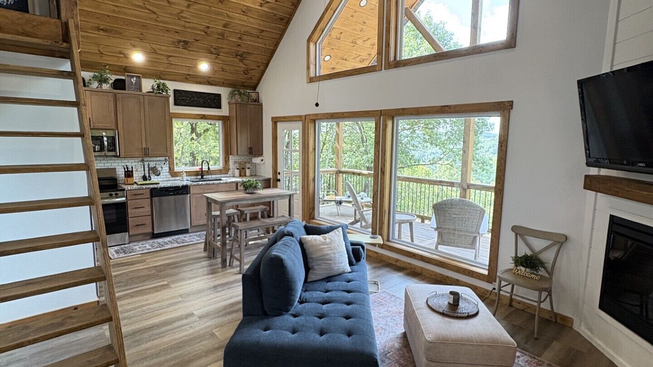 Photo of Livingroom in Harrison