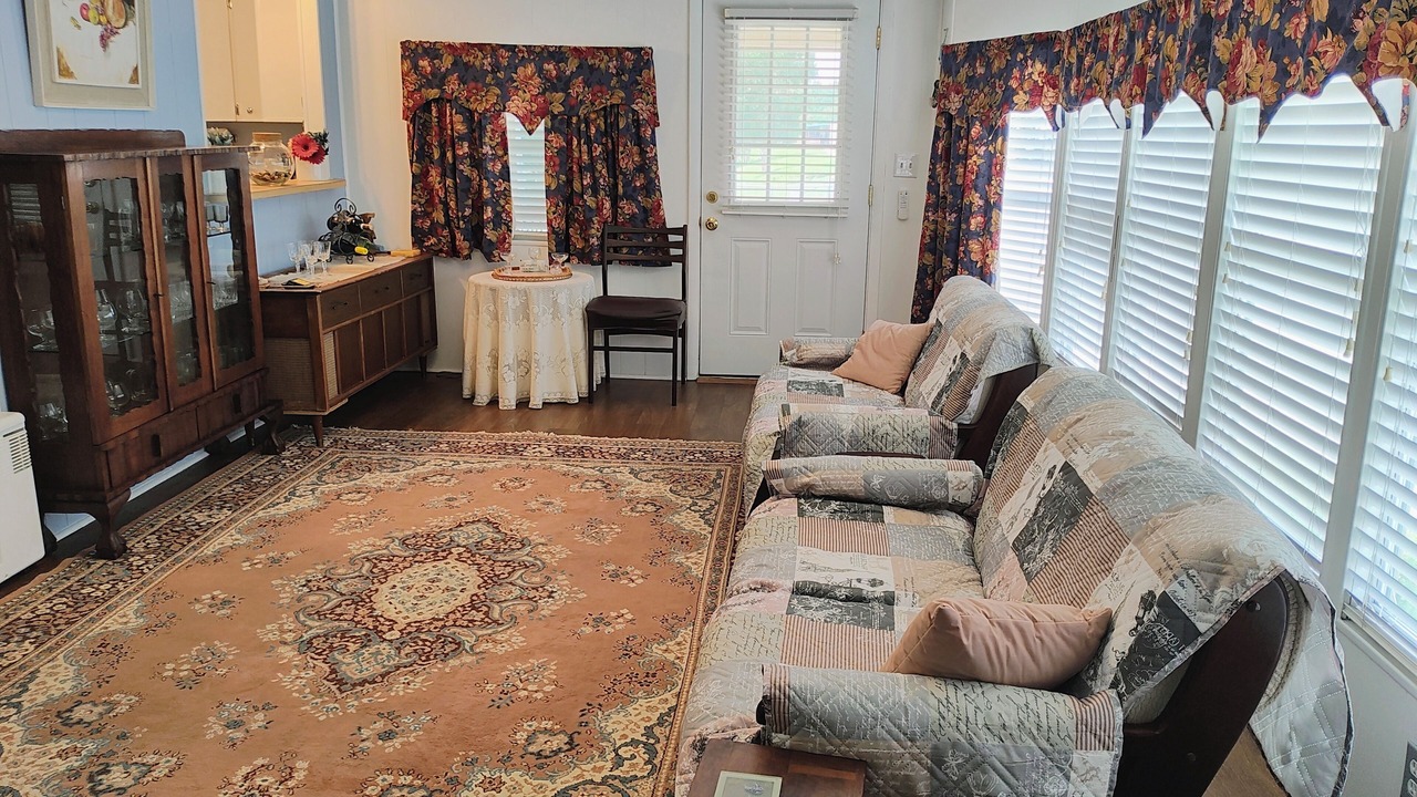 Photo of Livingroom in Oldsmar