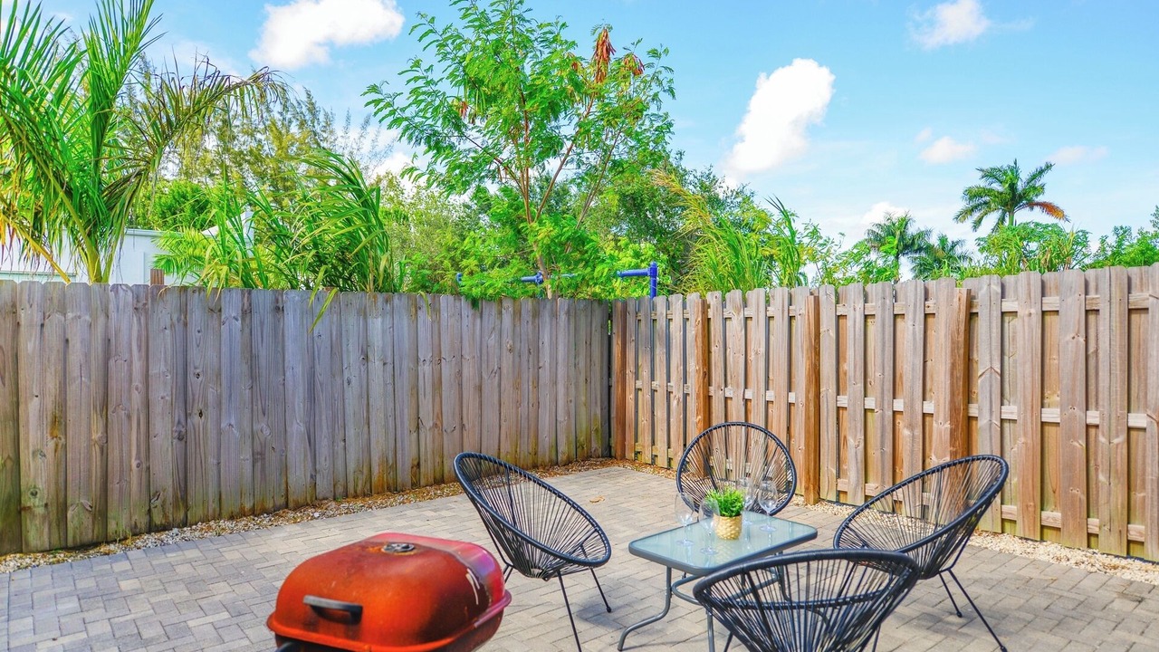 Photo of Patio Balcony in Golden Glades