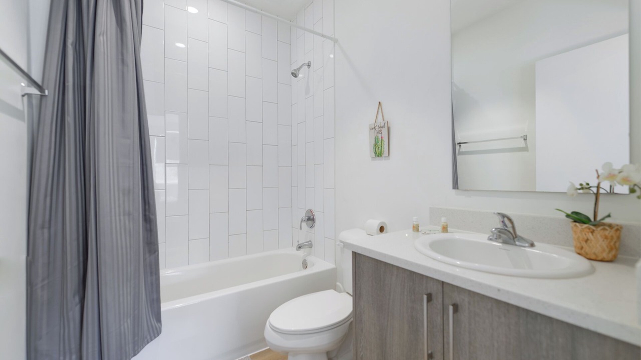 Photo of Bathroom in Golden Glades