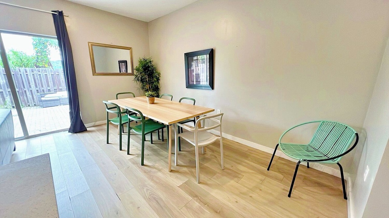 Photo of Livingroom in Golden Glades