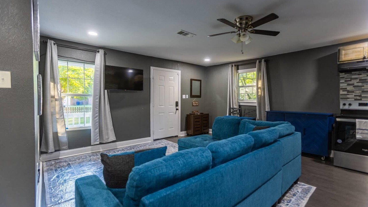 Photo of Livingroom in Cedar Crest