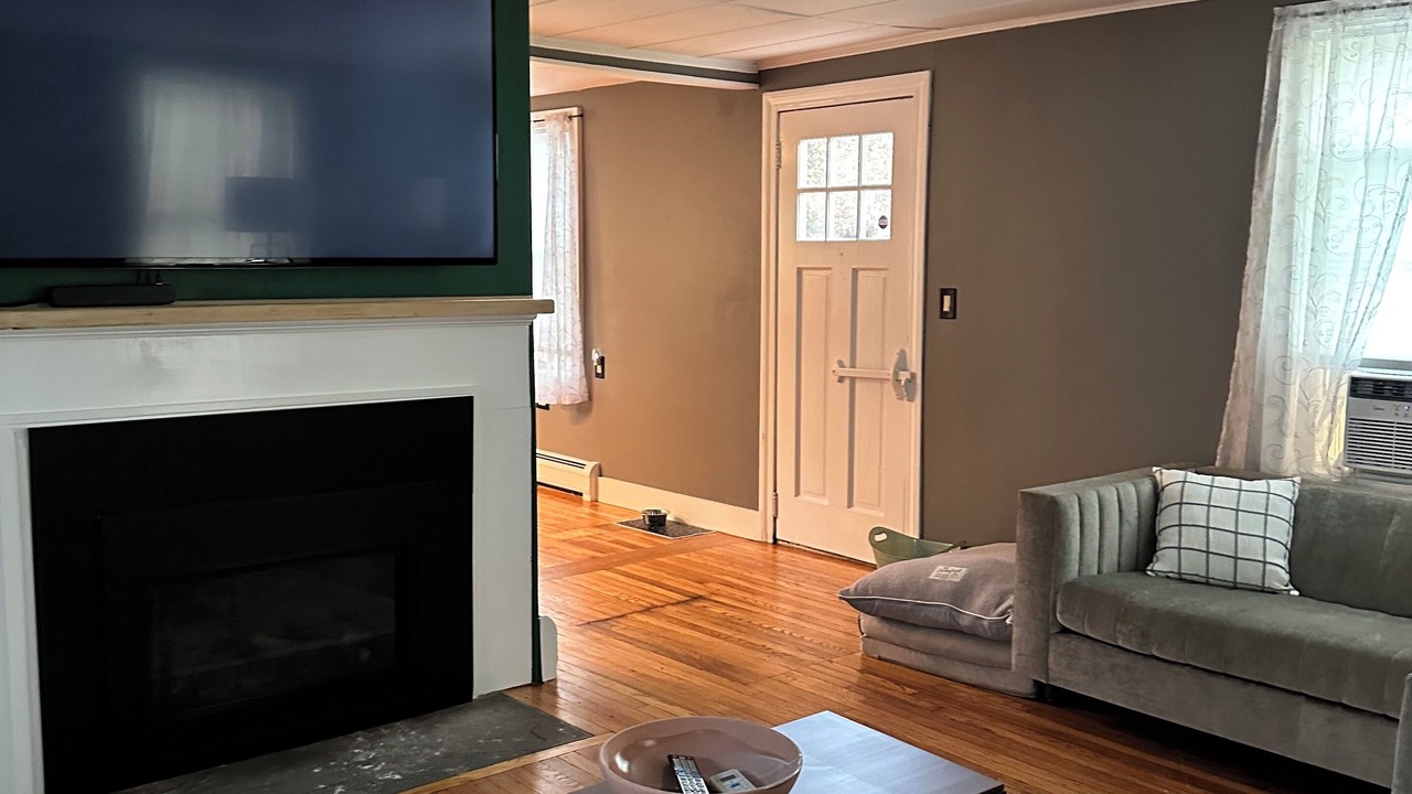 Photo of Livingroom in Town of White Creek