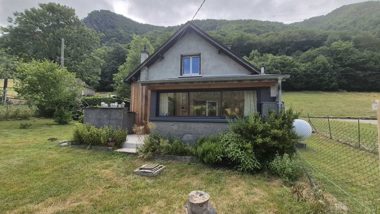 Photo of Outdoor in Campan