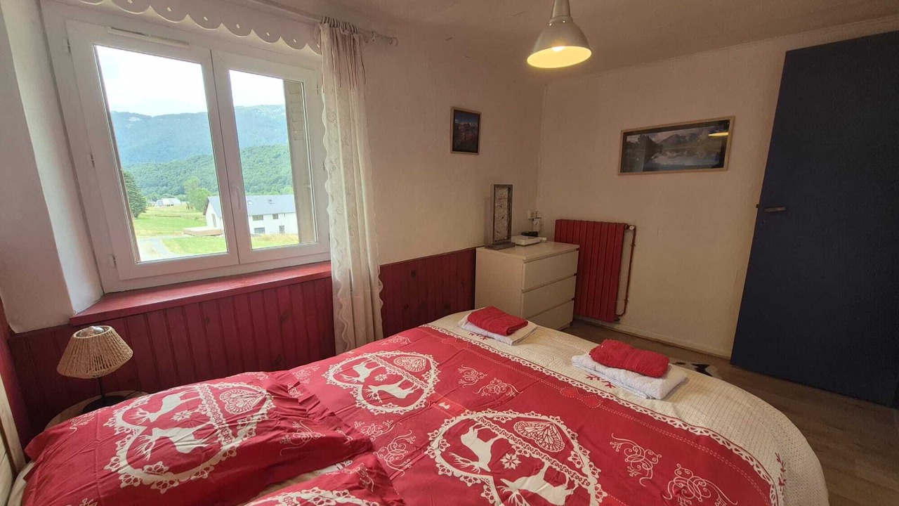Photo of Bedroom in Campan