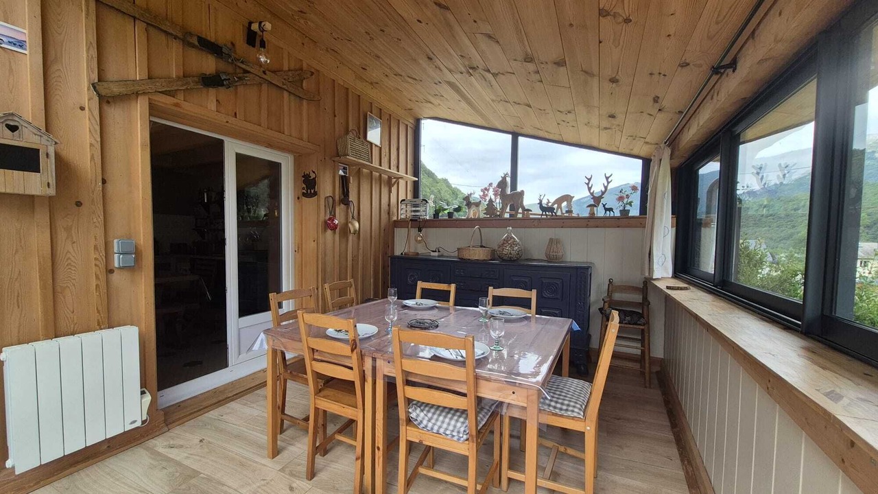 Photo of Outdoor in Campan