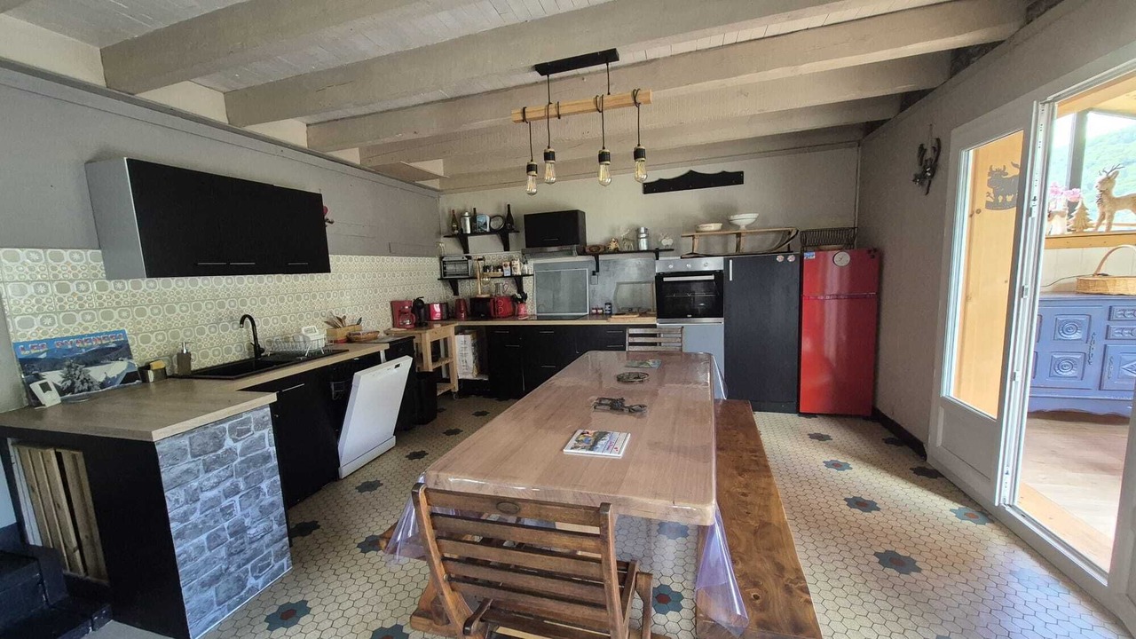 Photo of Kitchen in Campan