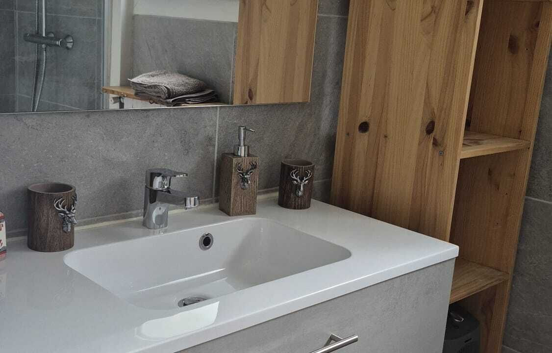 Photo of Bathroom in Campan