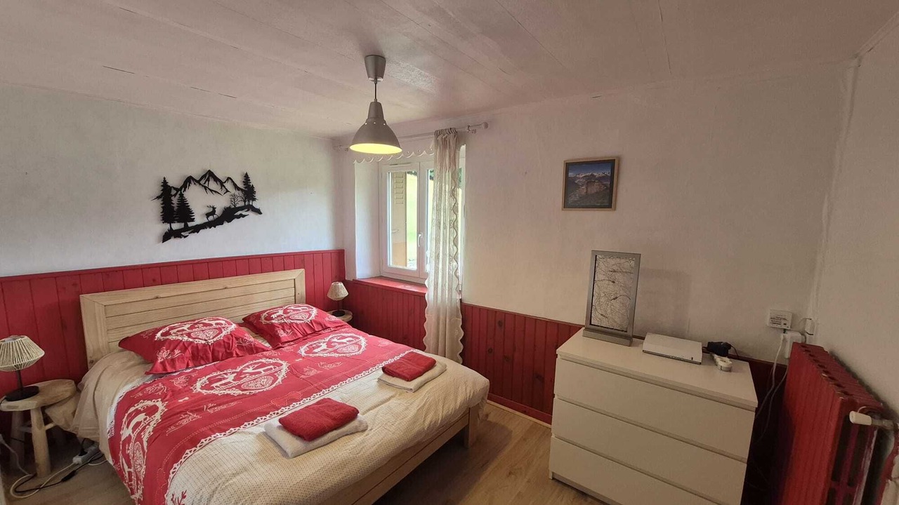 Photo of Bedroom in Campan