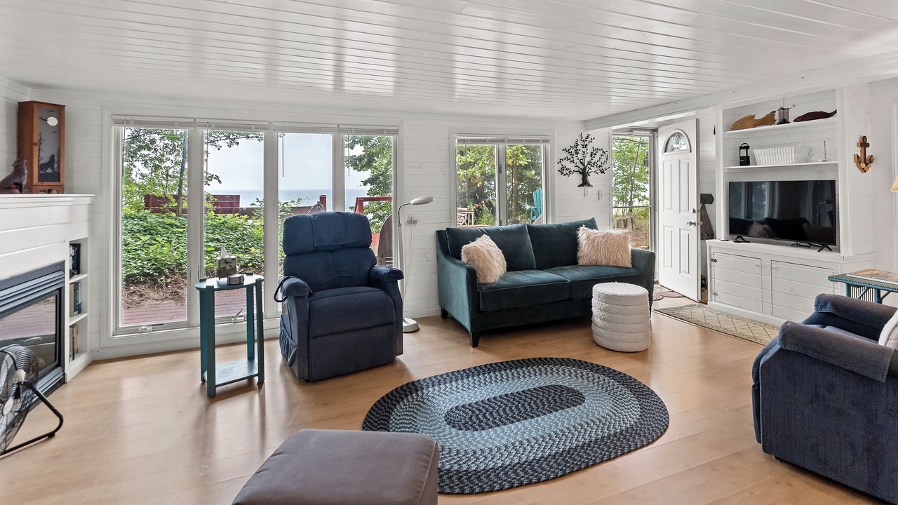 Photo of Livingroom in West Olive