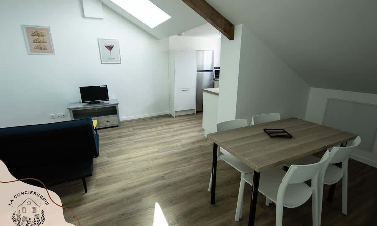 Photo of Others in Lens