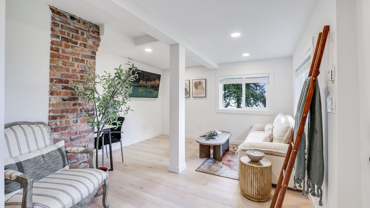 Photo of Livingroom in Gatewood