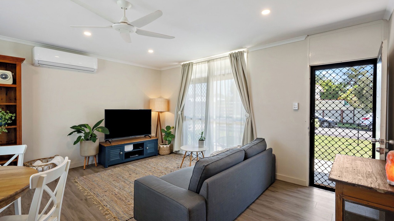 Photo of Livingroom in Deception Bay