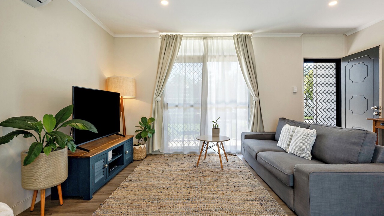 Photo of Livingroom in Deception Bay