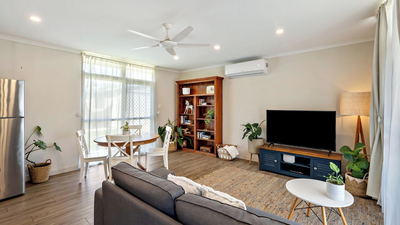 Photo of Livingroom in Deception Bay