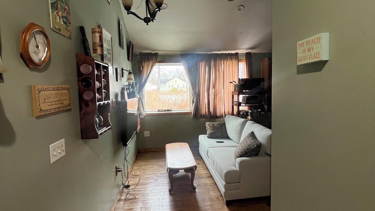 Photo of Livingroom in Lake Erie Beach