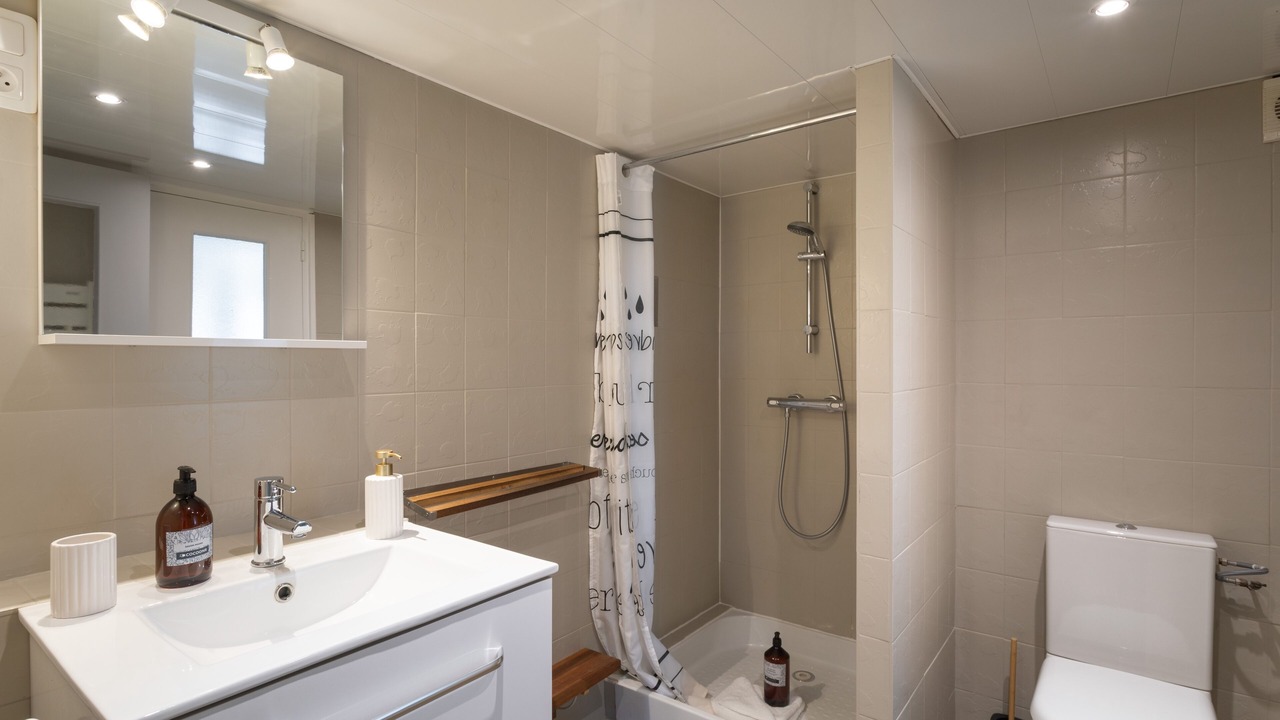 Photo of Bathroom in Lancieux