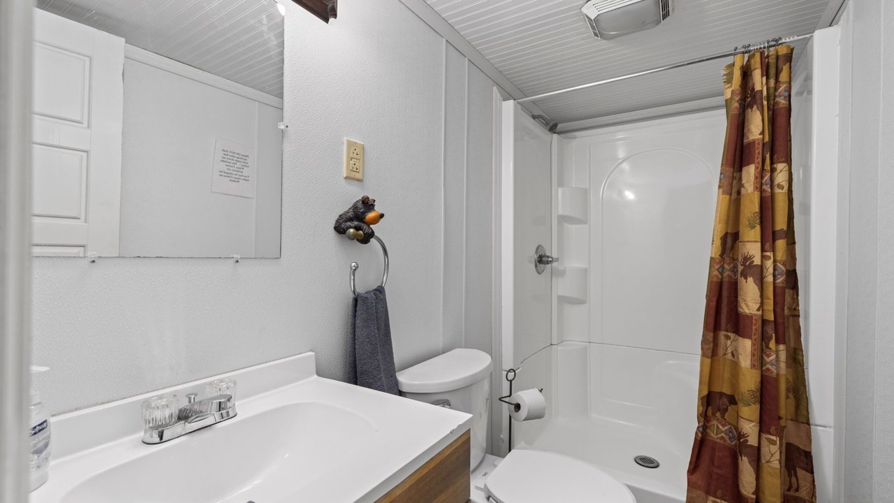 Photo of Bathroom in Russell