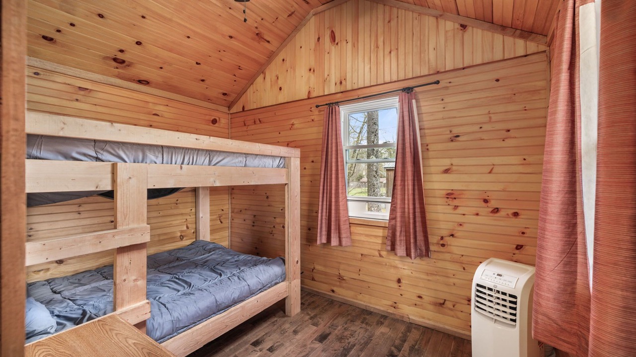 Photo of Bedroom in Russell