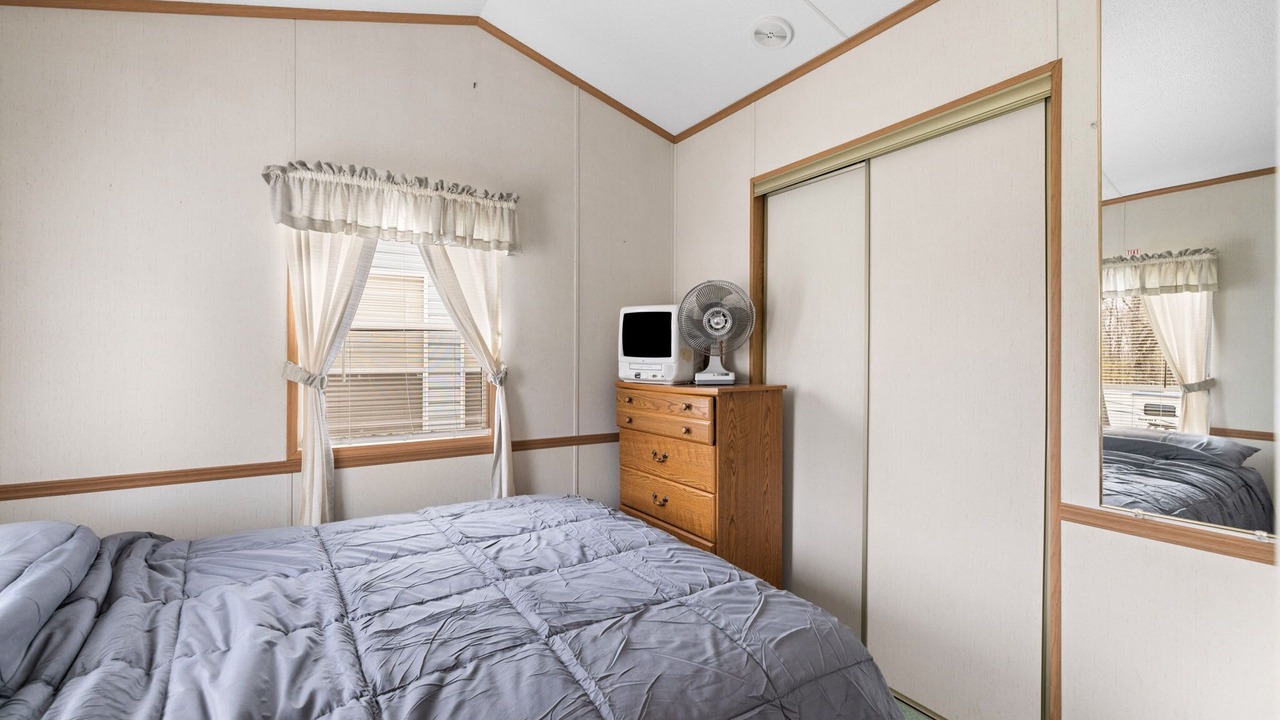 Photo of Bedroom in Russell