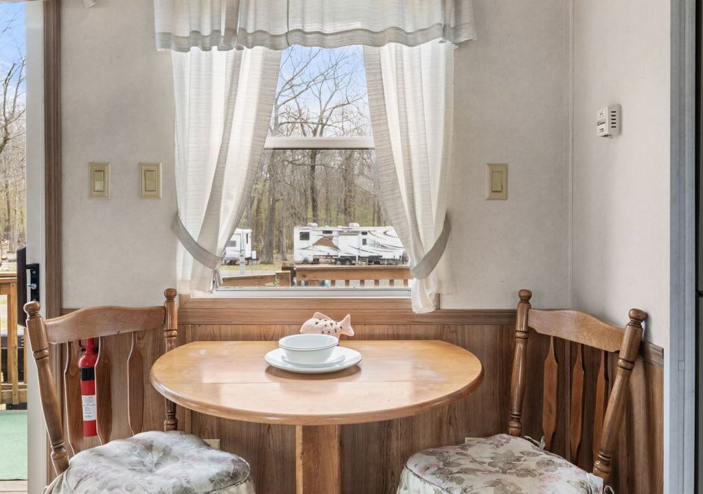 Photo of Others in Russell