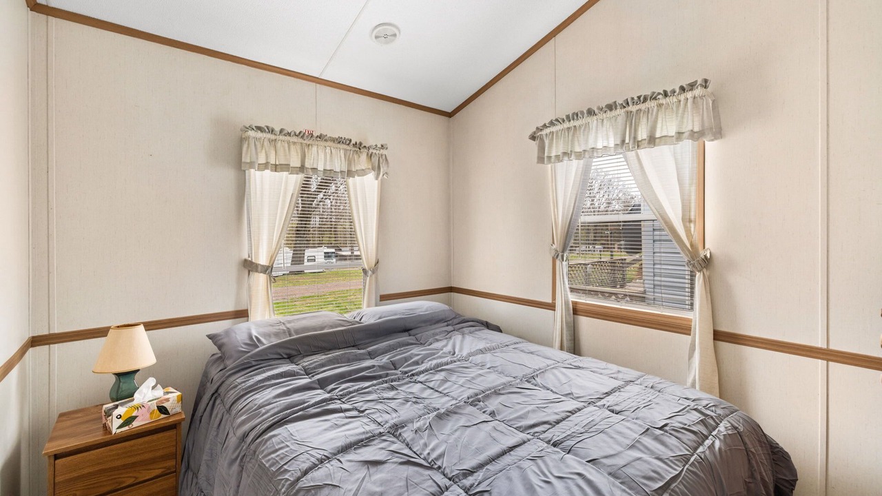 Photo of Bedroom in Russell