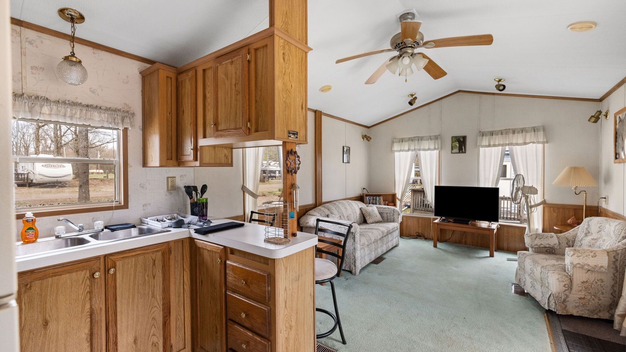 Photo of Livingroom in Russell