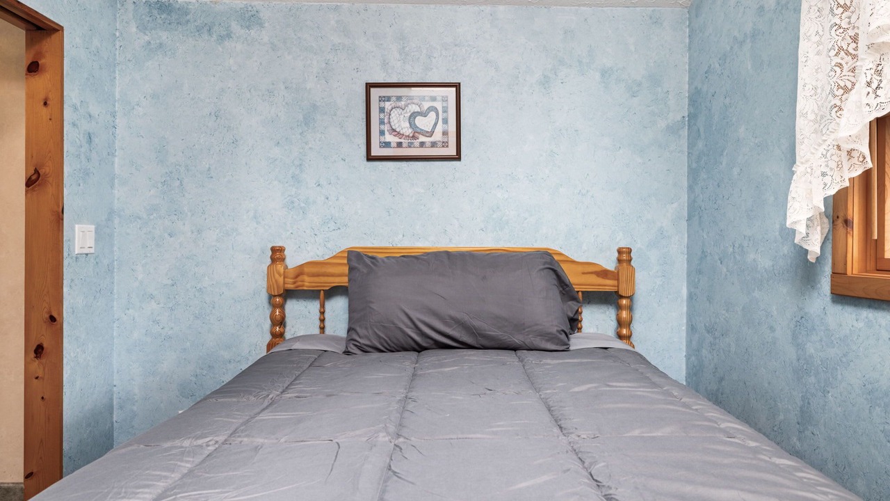 Photo of Bedroom in Russell