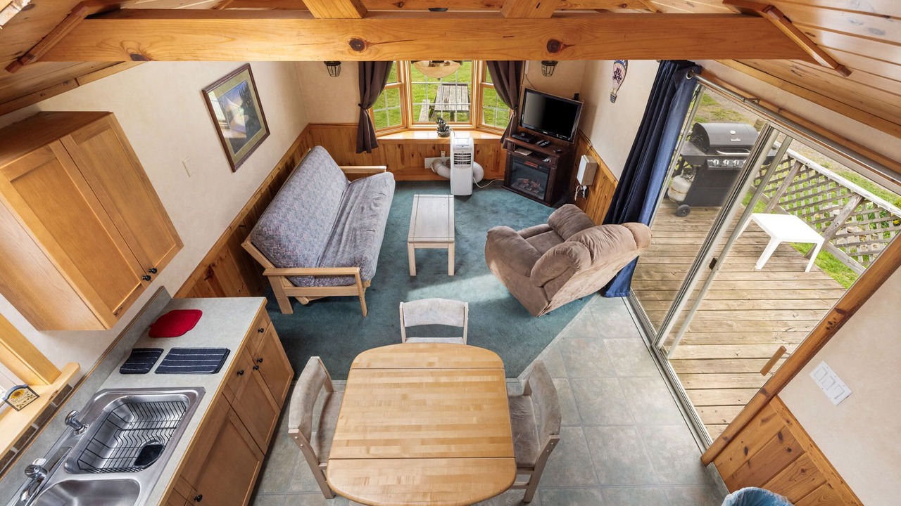 Photo of Livingroom in Russell