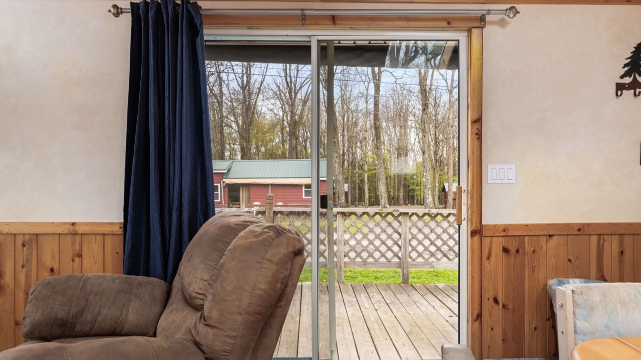 Photo of Livingroom in Russell