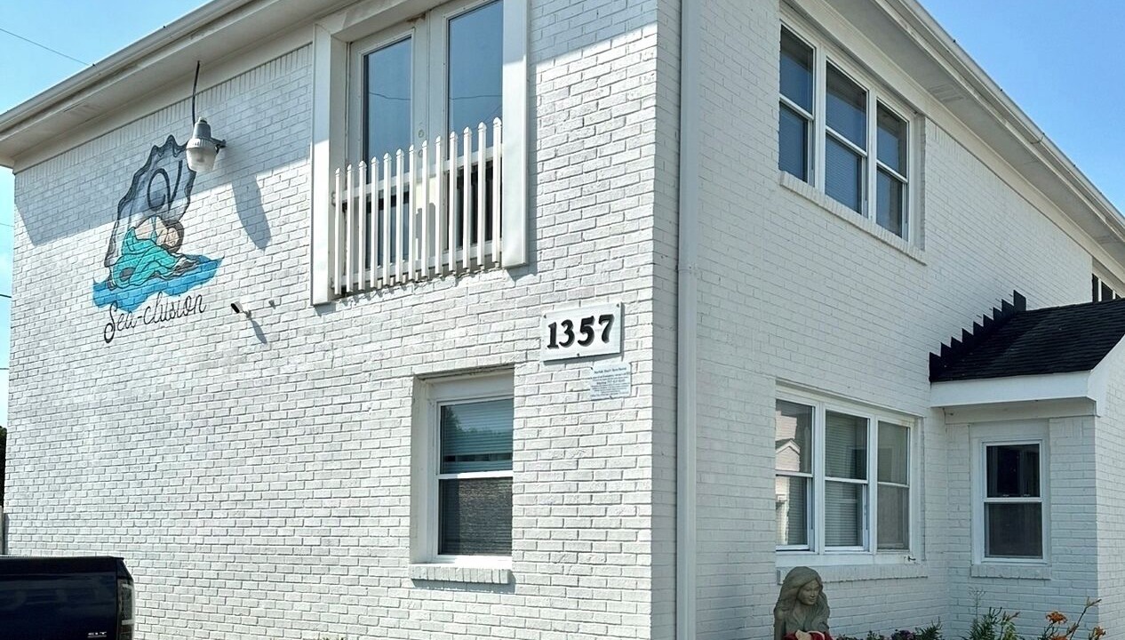 Photo of Outdoor in Cottage Line