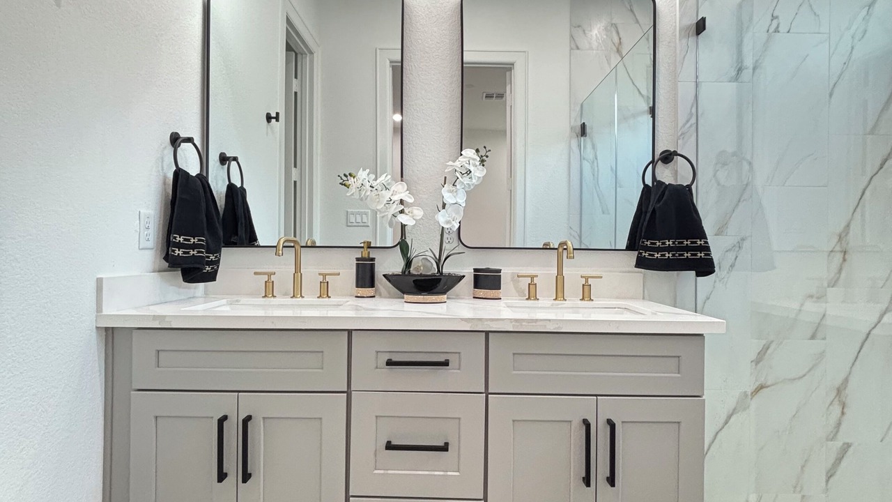 Photo of Bathroom in Foster Place