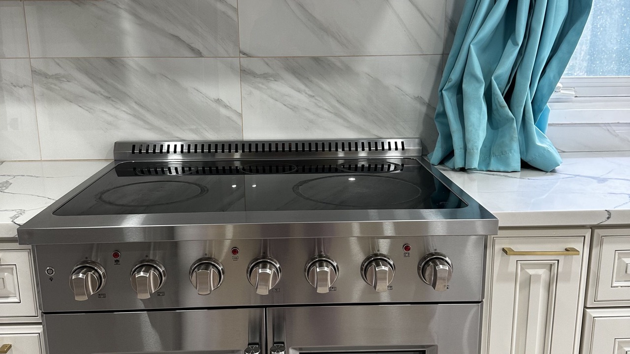 Photo of Kitchen in Muttontown