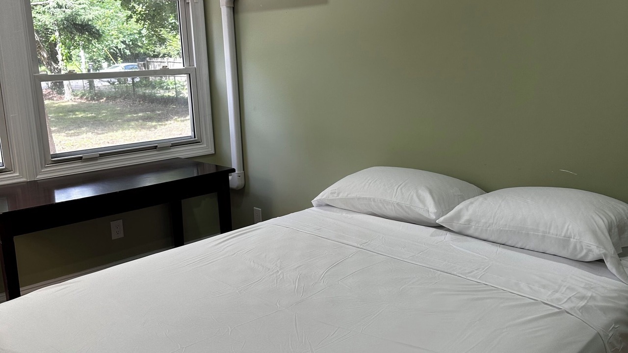 Photo of Bedroom in Muttontown