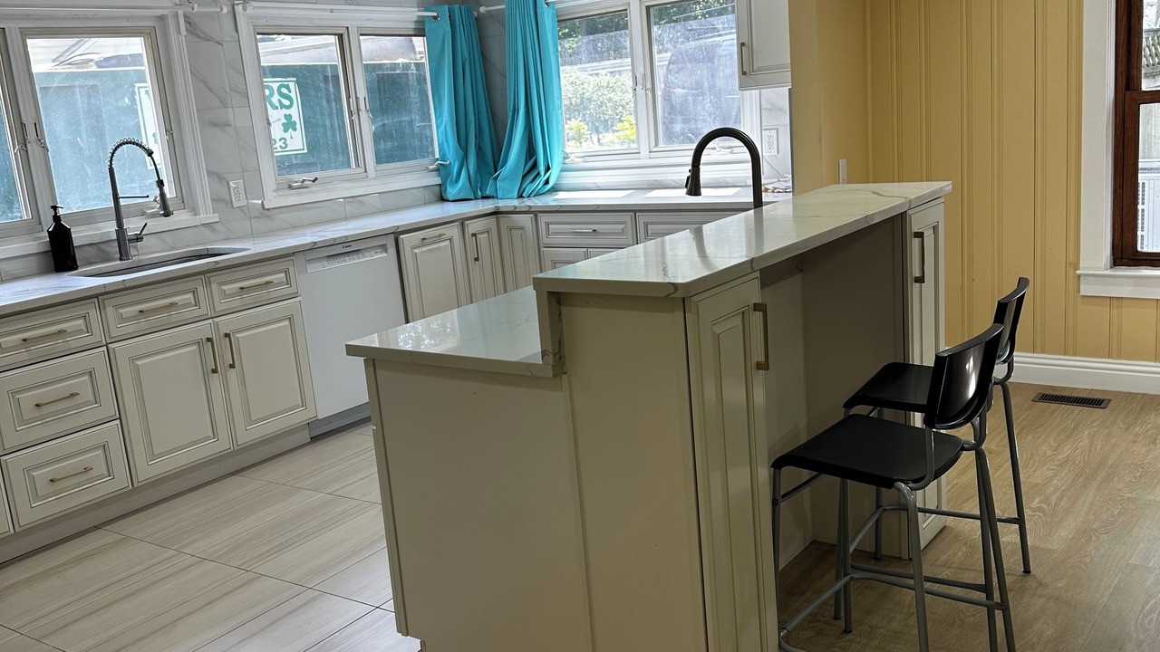 Photo of Kitchen in Muttontown