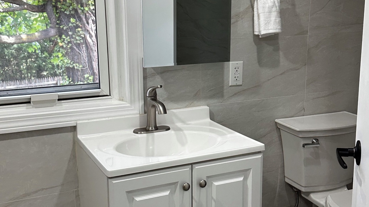 Photo of Bathroom in Muttontown