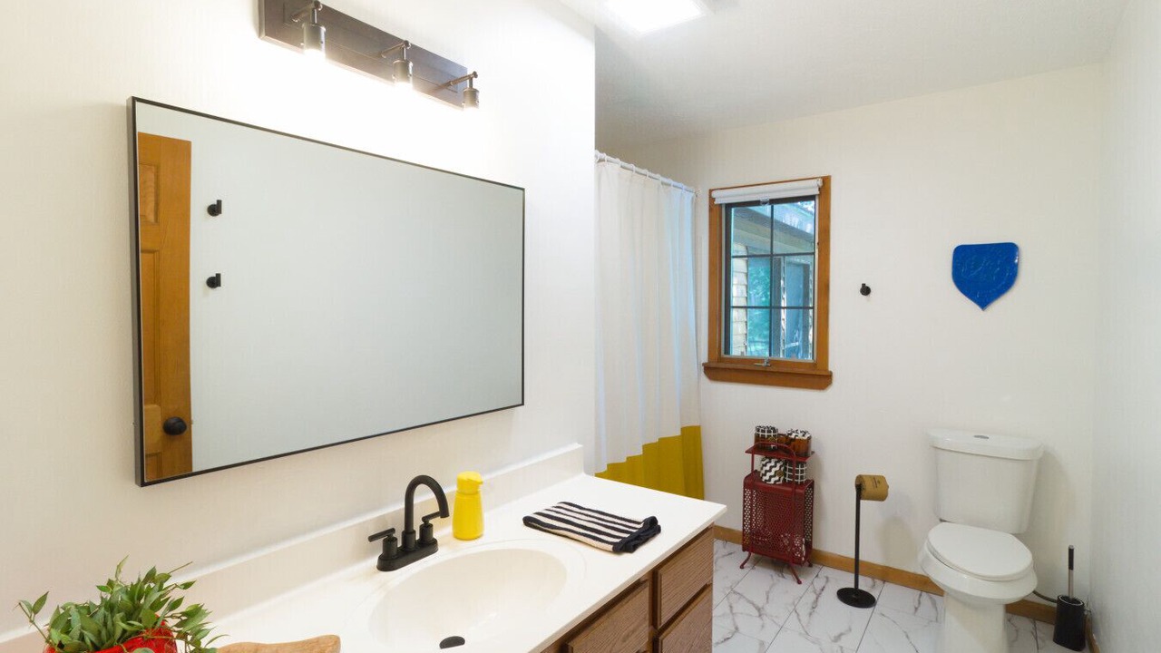 Photo of Bathroom in Twin Lake