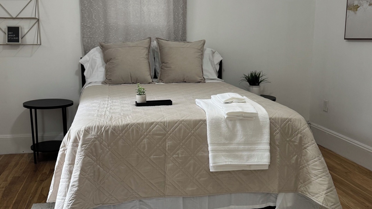 Photo of Bedroom in Quincy