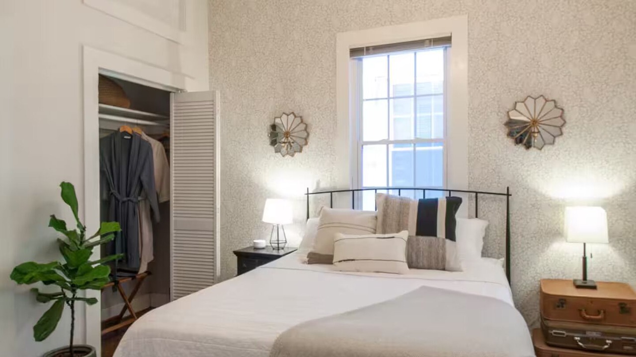 Photo of Bedroom in Savannah Victorian District