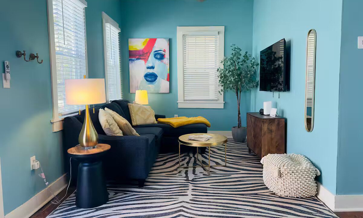 Photo of Livingroom in Savannah Victorian District