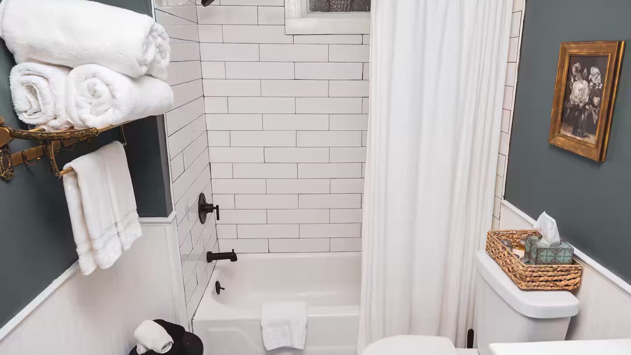 Photo of Bathroom in Savannah Victorian District